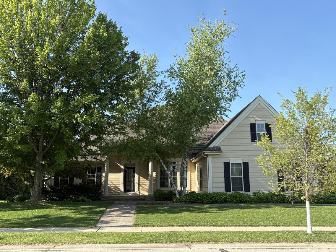 1831 Springhouse Dr., Oconomowoc, WI 53066