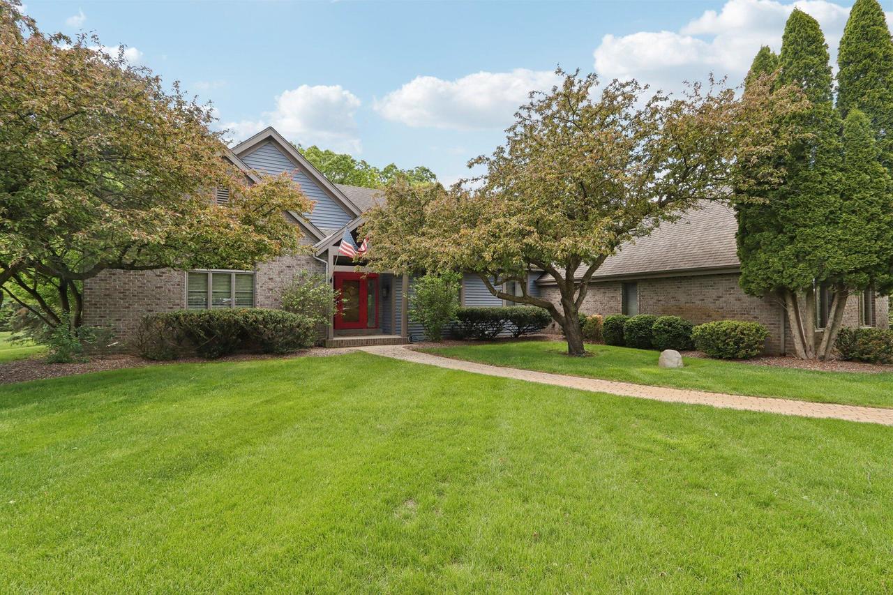 W313N4961 Chapel Ridge, Merton, WI 53029