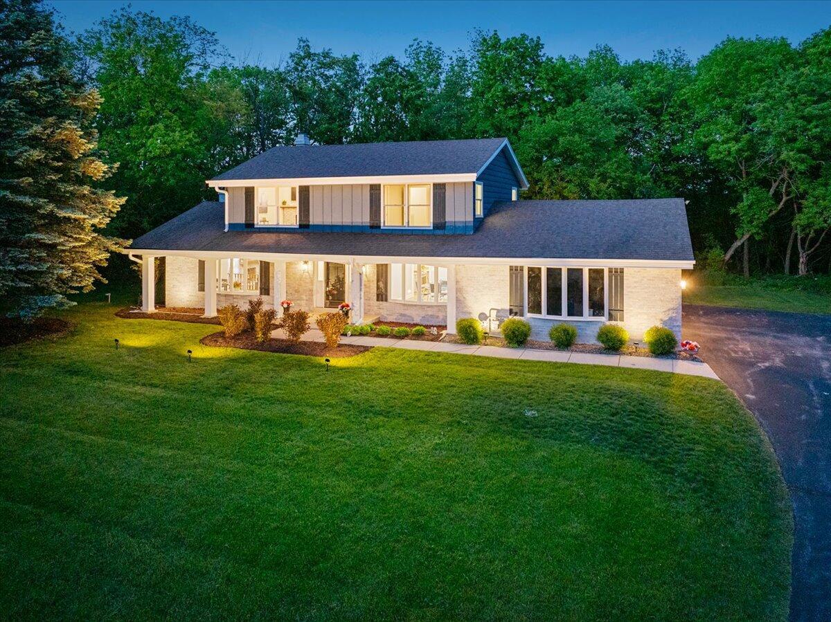 W308N5583 Windrise Cir, Merton, WI 53029