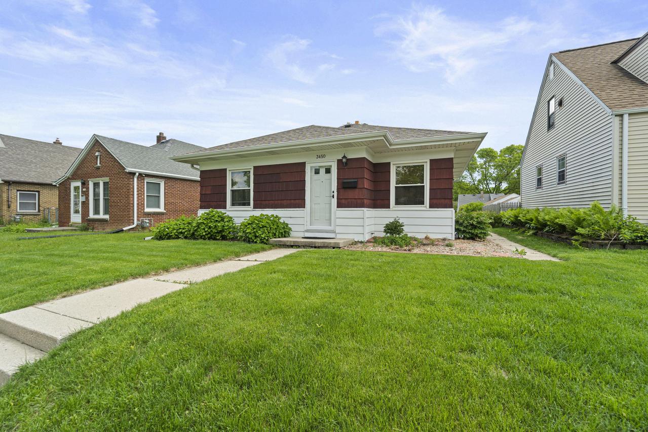 3450 N 92nd St, Milwaukee, WI 53222