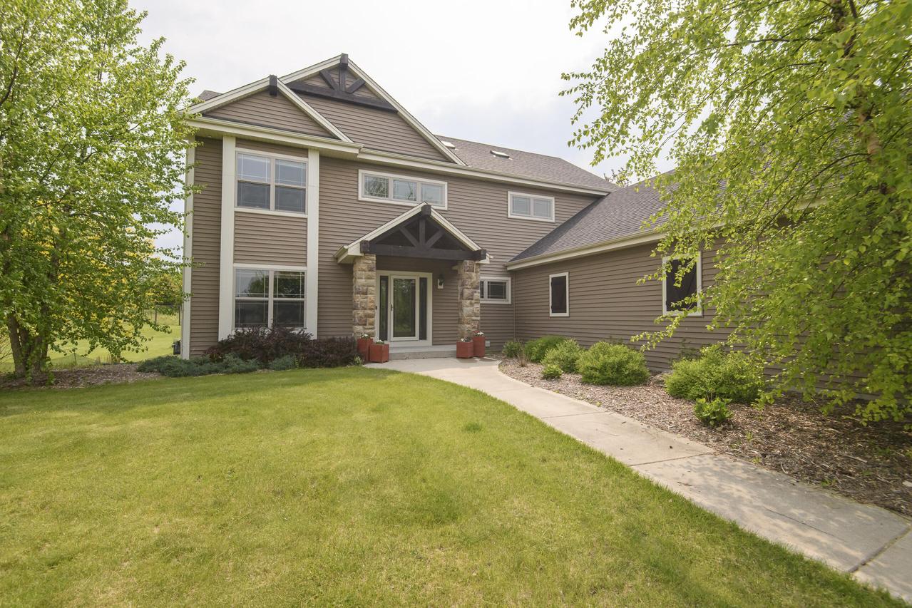 W341N7120 Northern Lights Dr, Oconomowoc, WI 53066