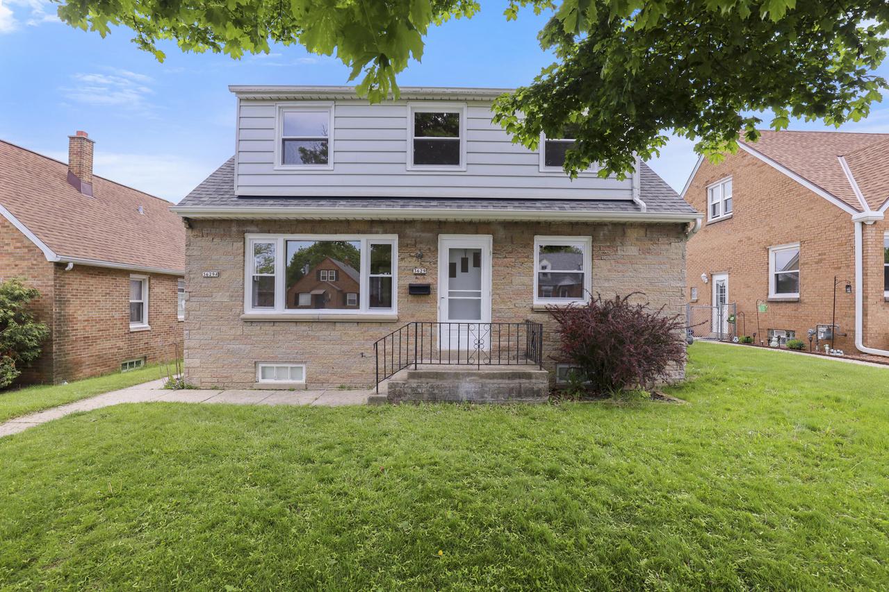 3629 S 16th St, Milwaukee, WI 53221