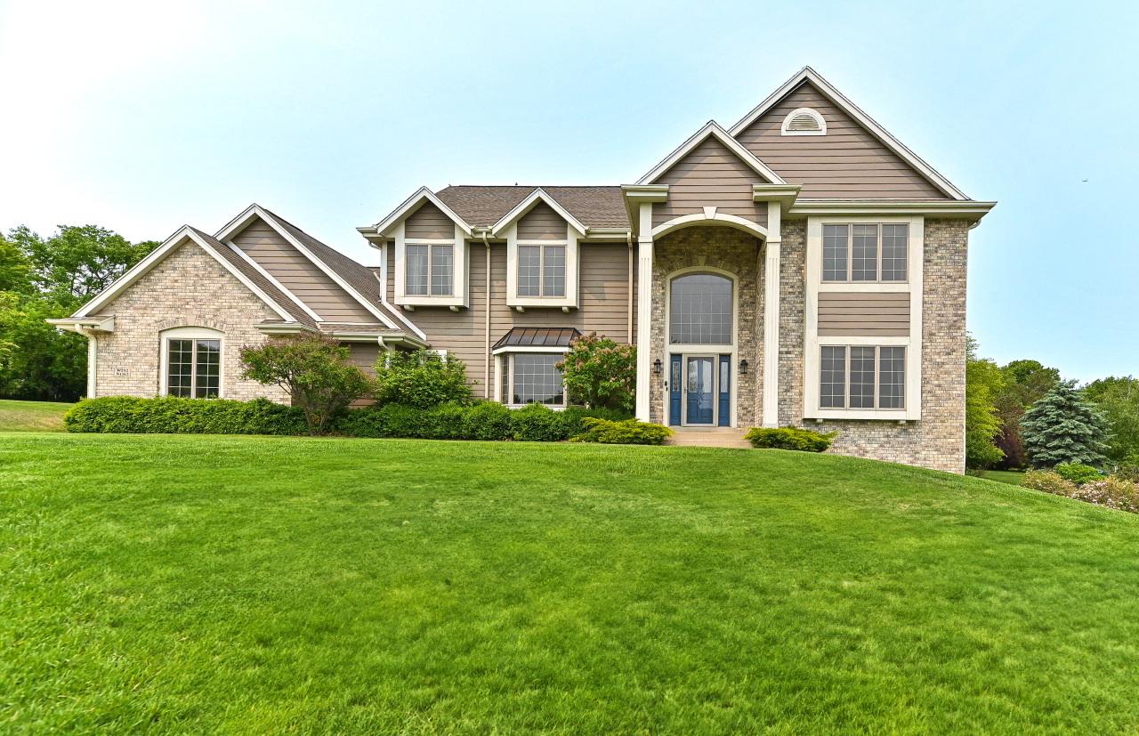 W292N4163 Prairie Wind Cir, Delafield, WI 53072