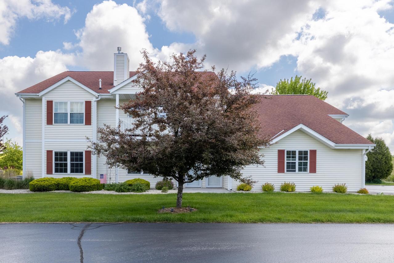 683 Wood River #1, West Bend, WI 53095