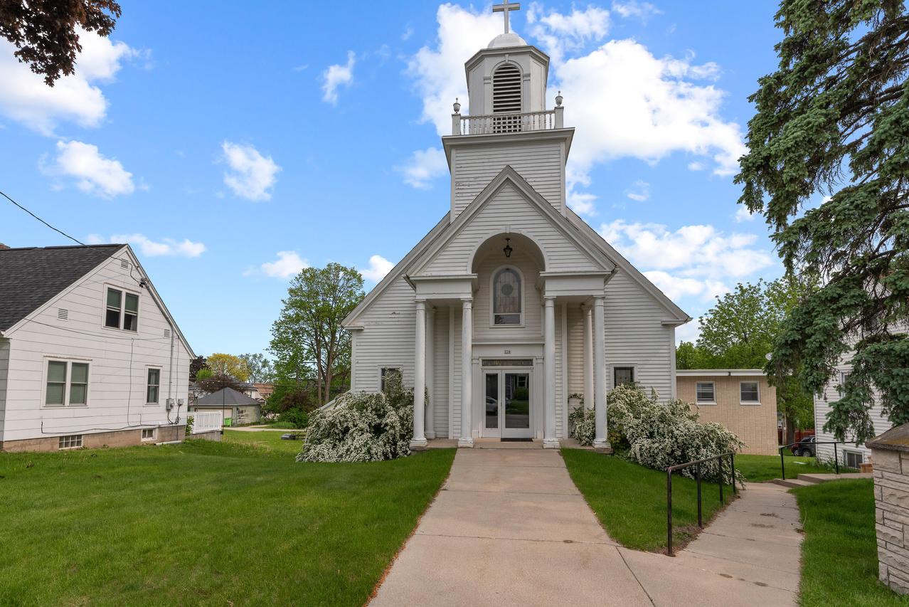228 N Forest St, Campbellsport, WI 53010
