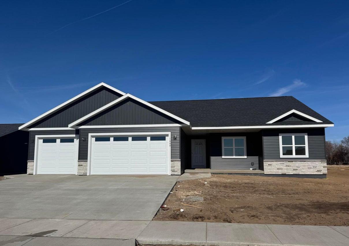 2214 Sierra Ave, Holmen, WI 54636