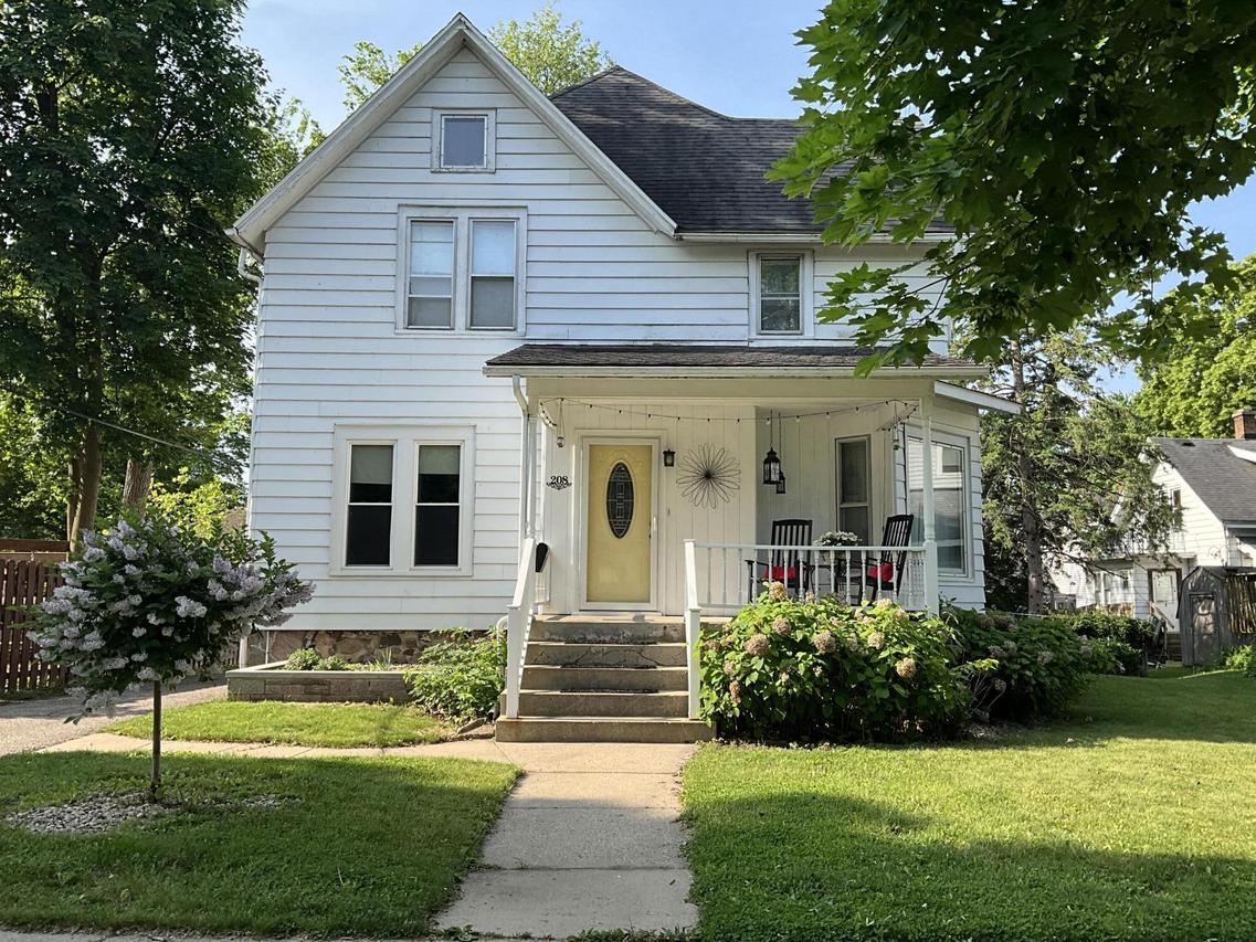 208 E Sherman Ave, Fort Atkinson, WI 53538