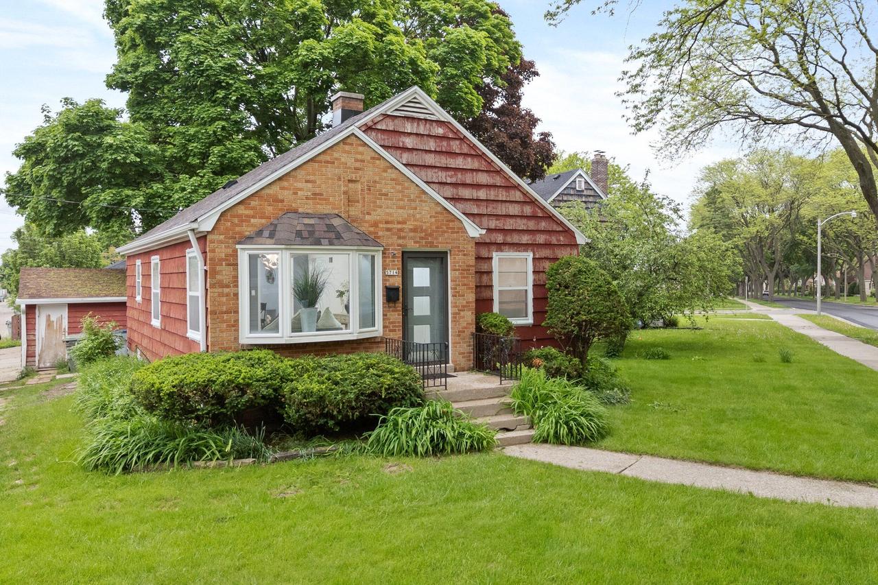 5714 W Philip Pl, Milwaukee, WI 53216