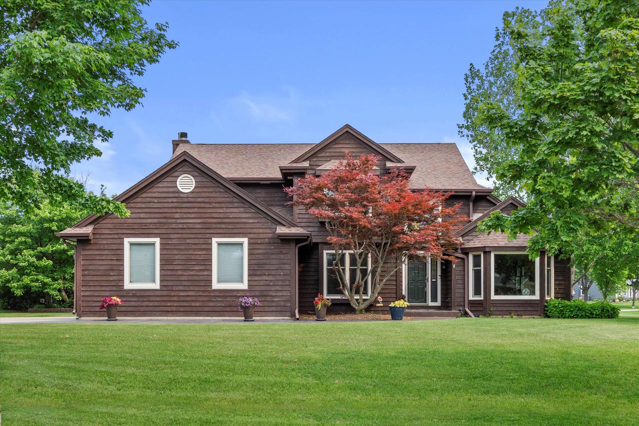 3562 W Jerelin Dr, Franklin, WI 53132