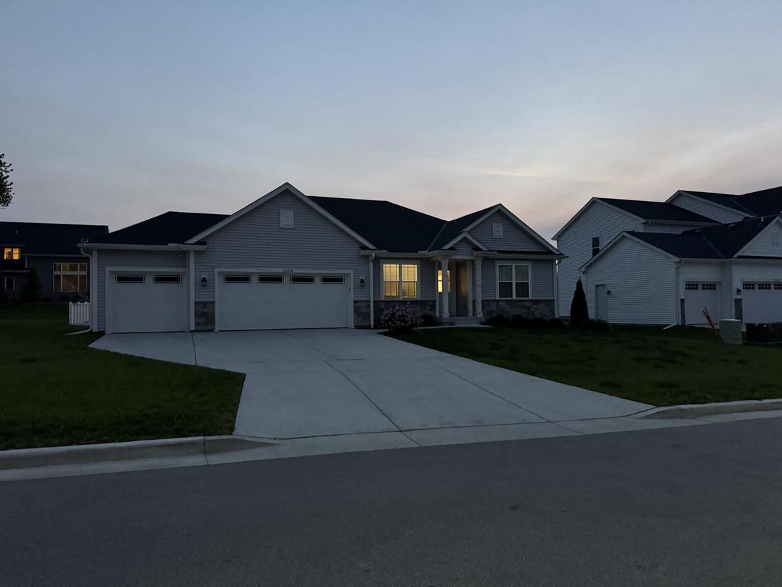 1958 Cheshire Dr, Union Grove, WI 53182