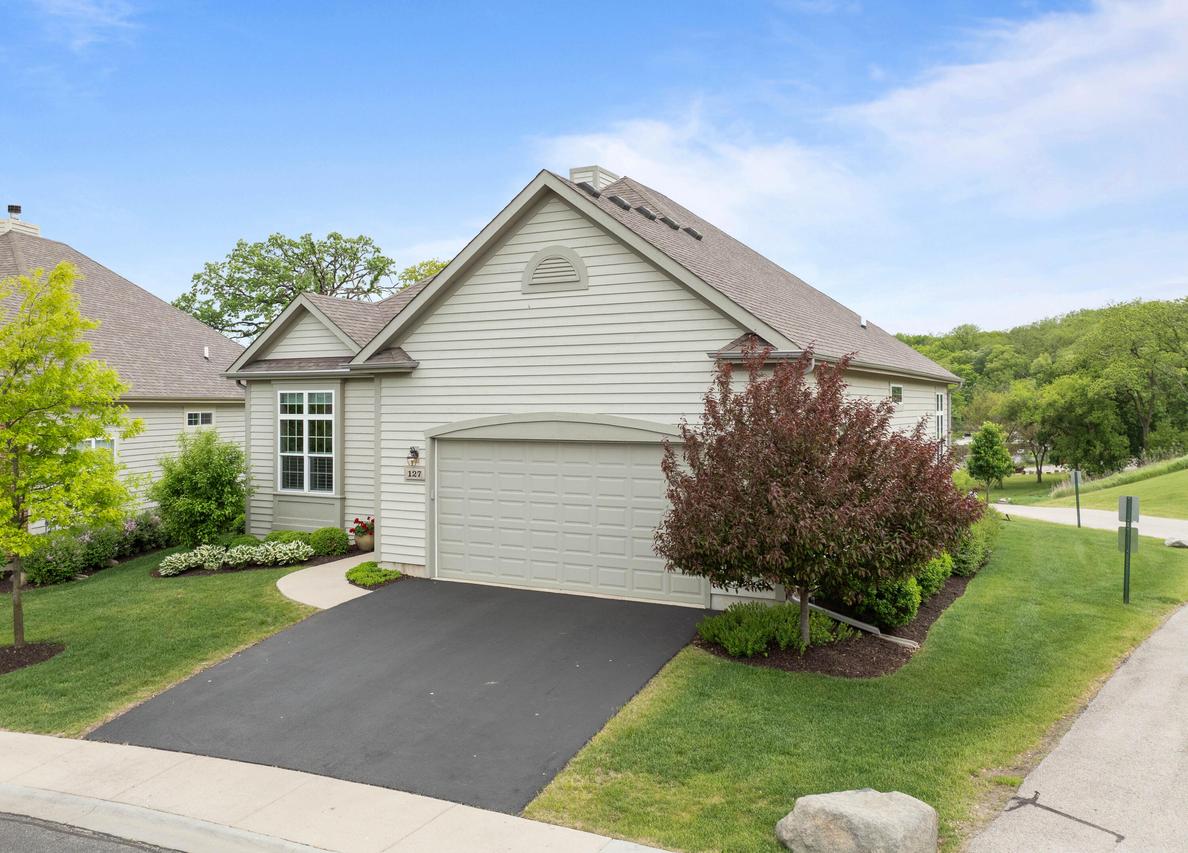 127 Lake Vista, Fontana, WI 53125