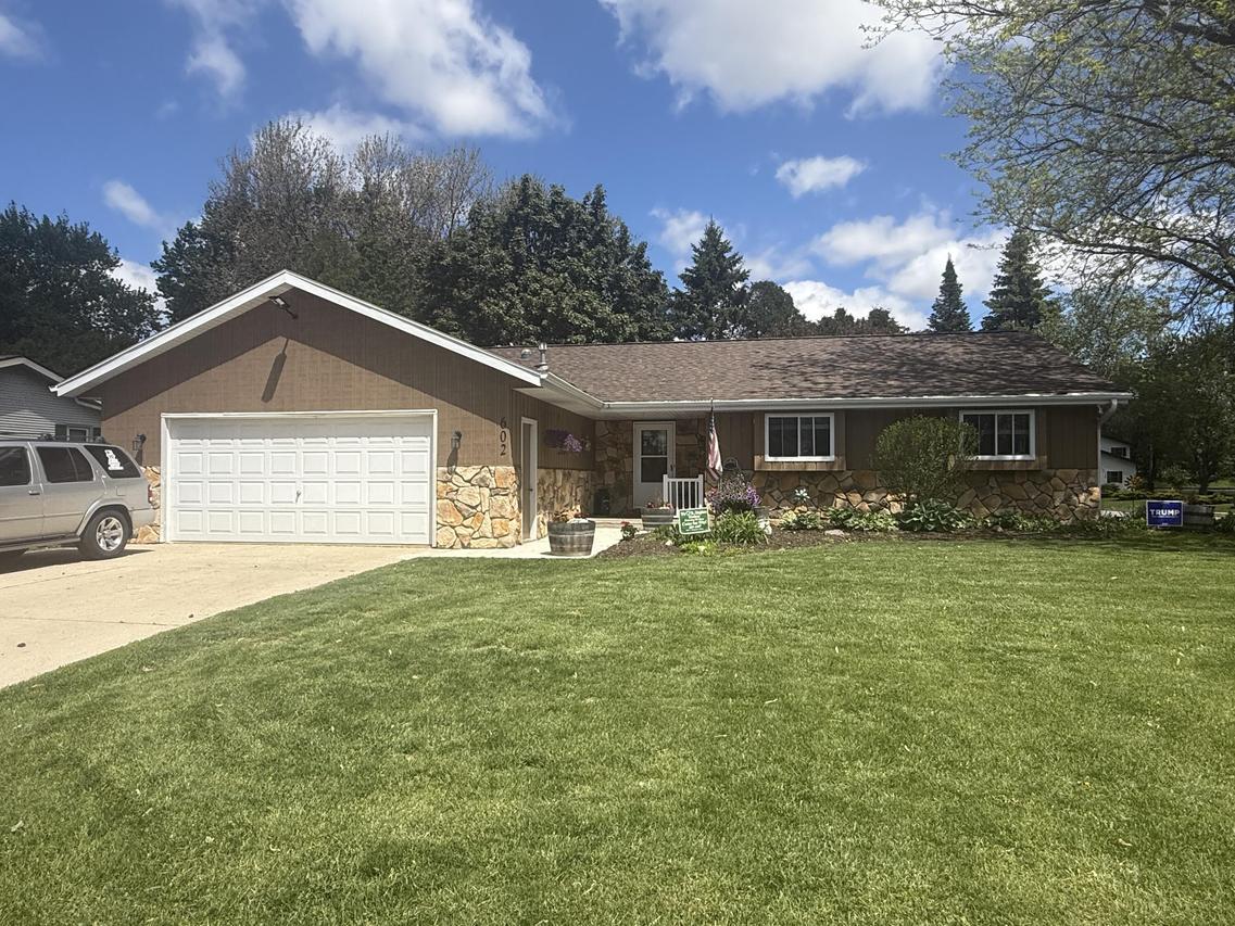 602 Chippewa Cir, Horicon, WI 53032