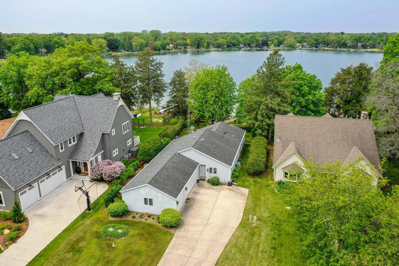 W375S4961 E Pretty Lake, Ottawa, WI 53118