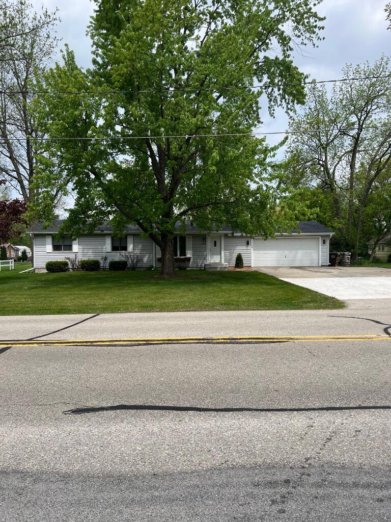 W1008 Pell Lake, Bloomfield, WI 53128