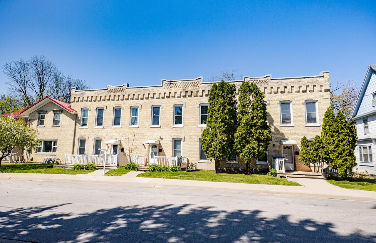 222 Margaret St, Watertown, WI 53098