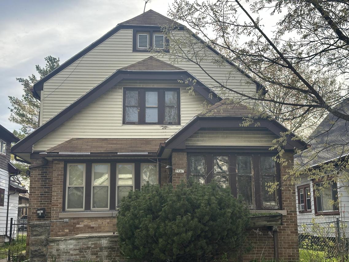 3747 N Vel R Phillips Ave, Milwaukee, WI 53212