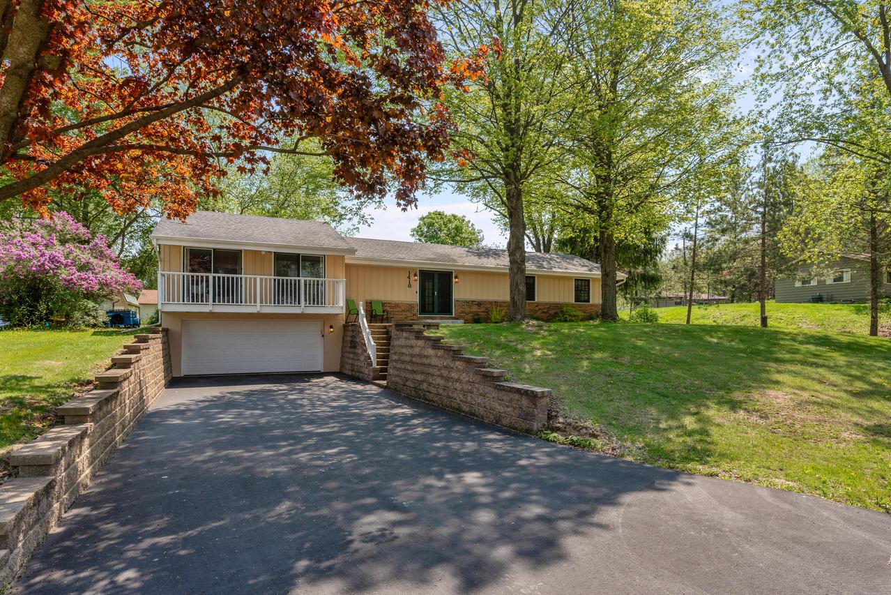 1418 Maple Dr, Richfield, WI 53033