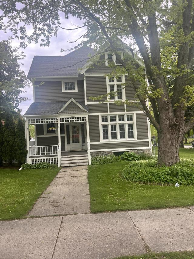 1105 N 6th St, Sheboygan, WI 53081