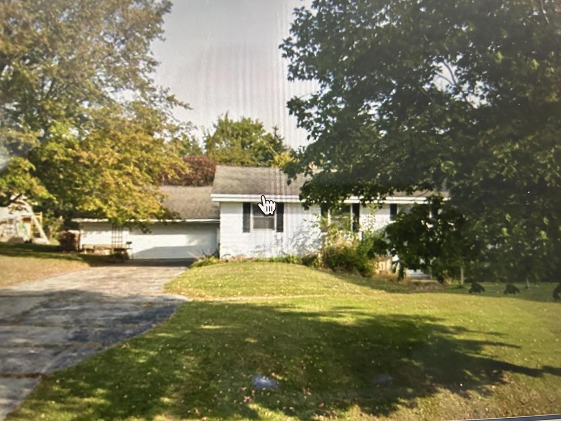 4738 Cedarview Dr, West Bend, WI 53095