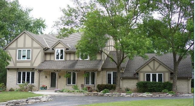 2420 Coach House Dr, Brookfield, WI 53045