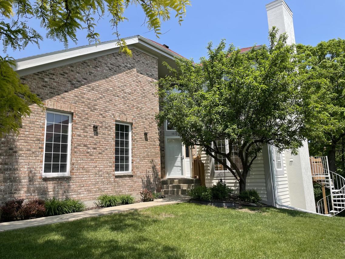1537 Highland Dr #8-52, Geneva, WI 53147