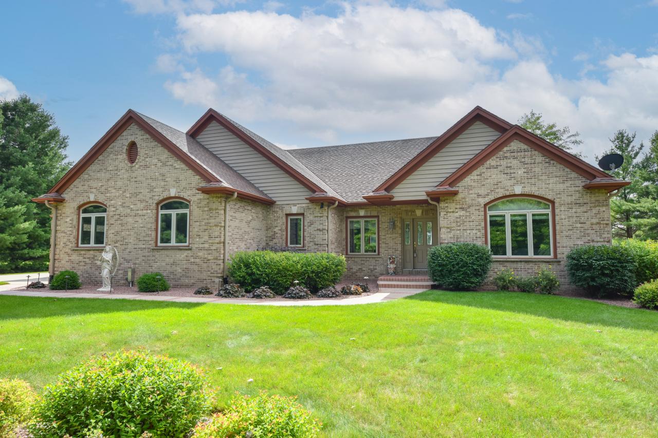 7135 Mullaney Ct, Erin, WI 53027
