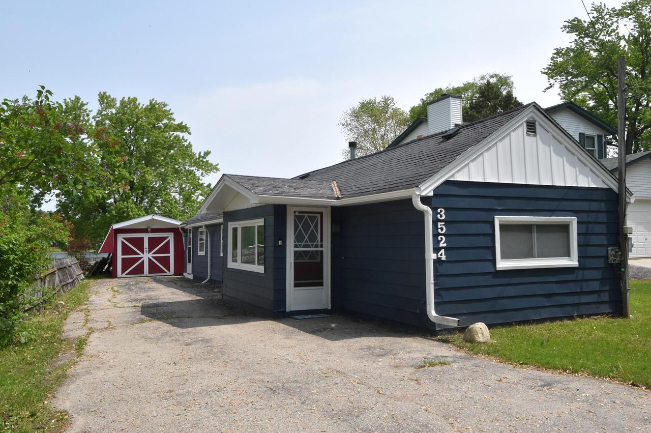 3524 S Shore Dr, Richfield, WI 53033