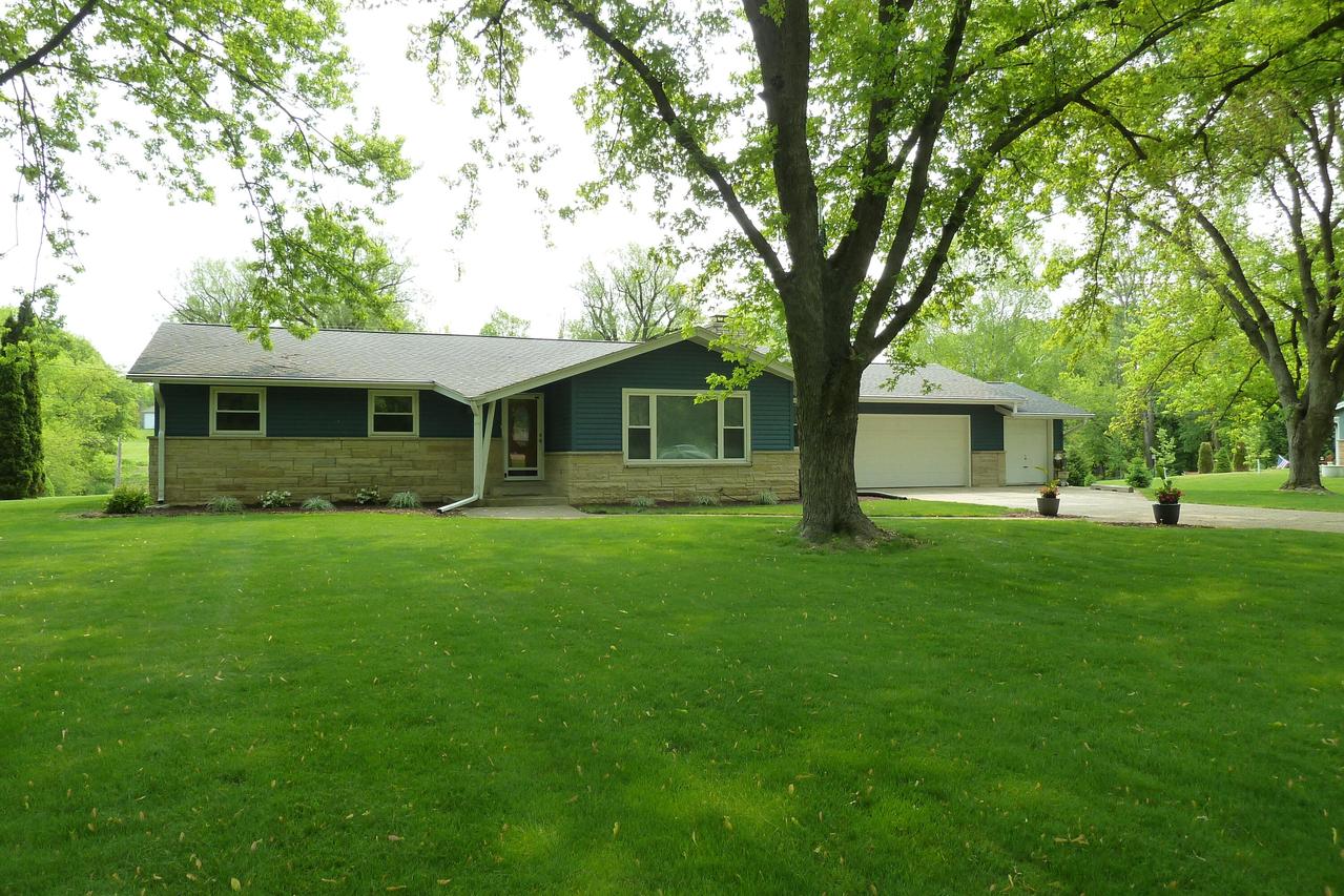 1442 Cedar Creek, Cedarburg, WI 53024