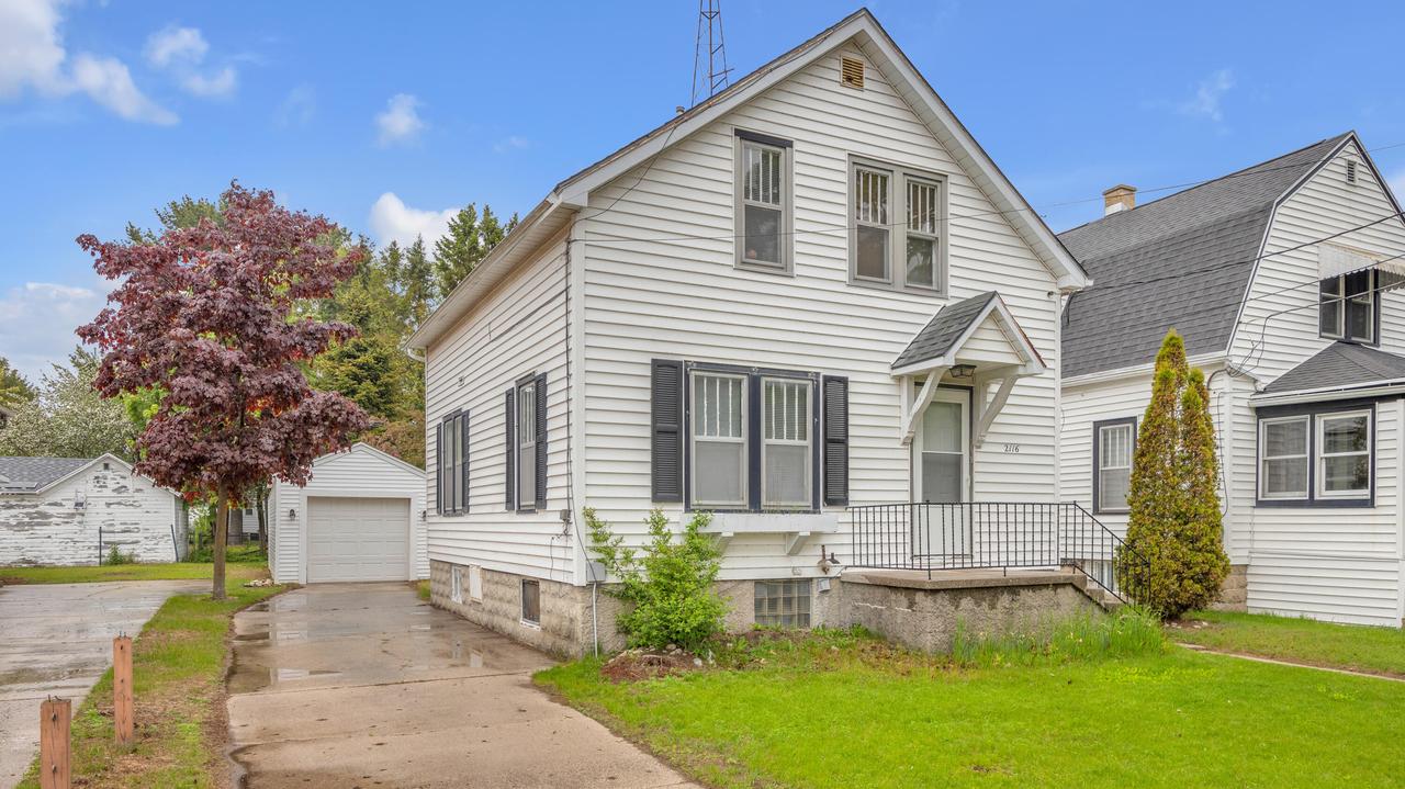 2116 13th St, Two Rivers, WI 54241