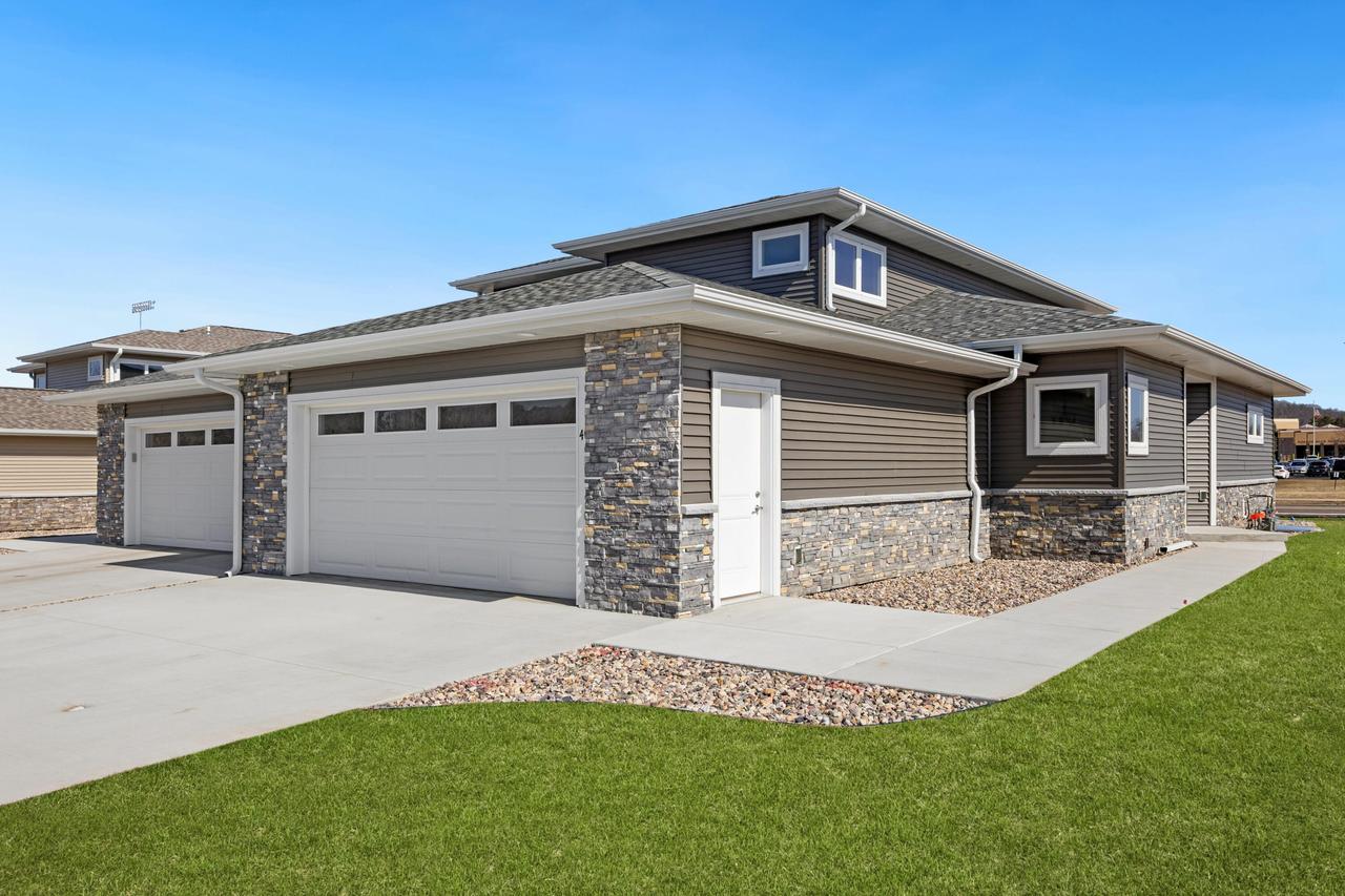 1200 Sween Dr #4, Holmen, WI 54636