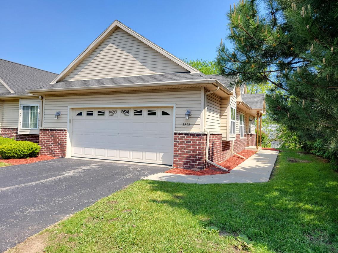 2832 E Somers Ct, Cudahy, WI 53110