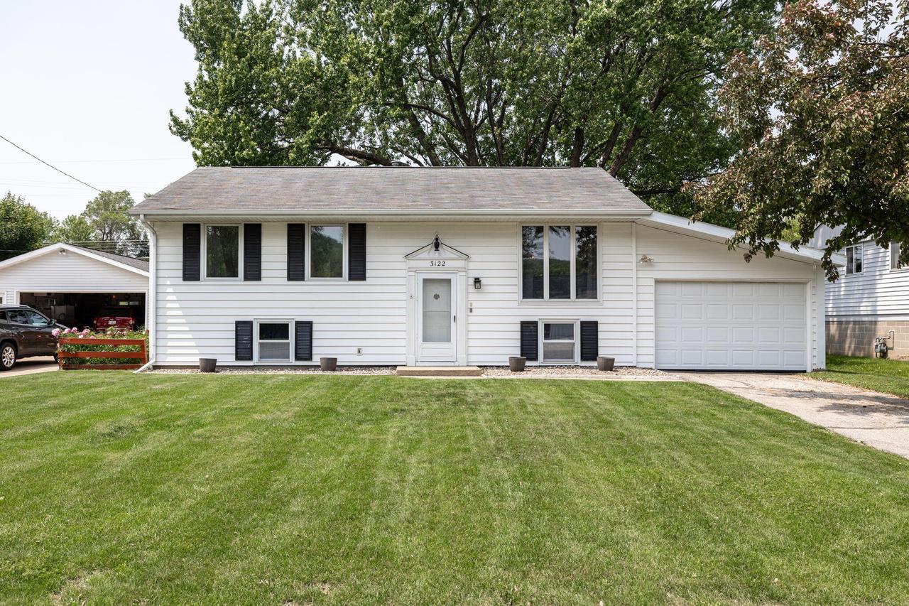 3122 29th Ct, La Crosse, WI 54601