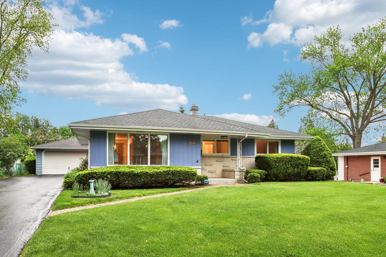 7327 Endicott Ave, Greendale, WI 53129
