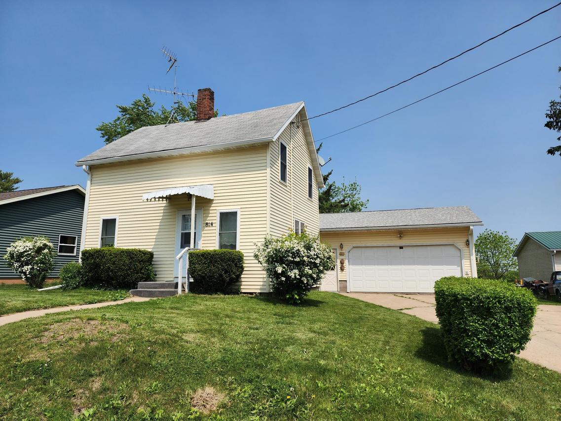 814 Hill St, Cashton, WI 54619