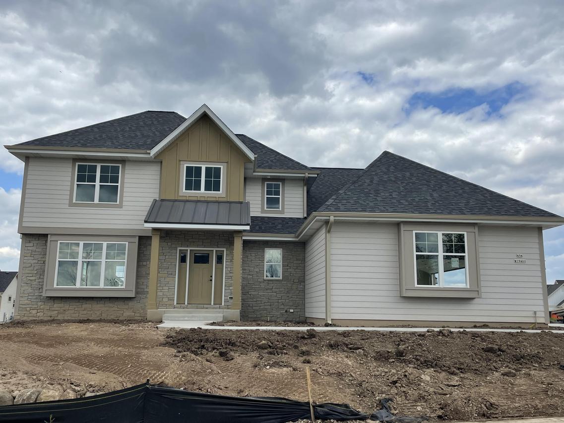 N54W19400 Broadwing Pl, Menomonee Falls, WI 53051