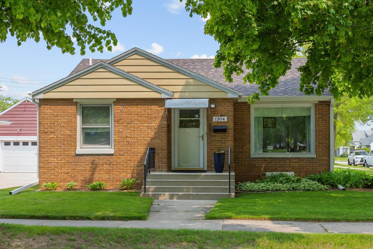 1304 Mead Ave, Sheboygan, WI 53081