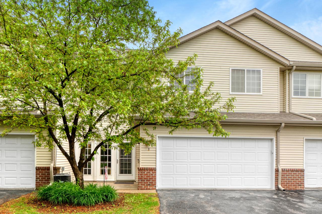 2422 Fox River #B, Waukesha, WI 53189