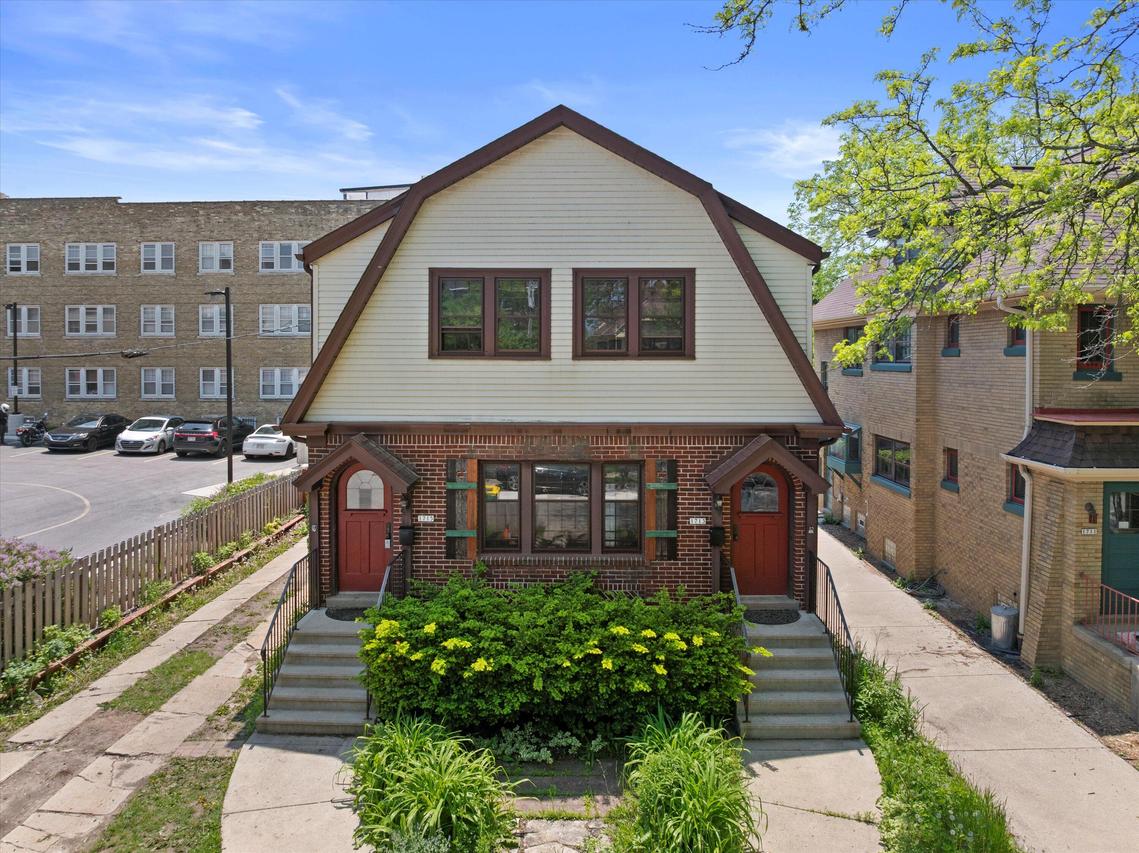 1713 E Marion St #1715, Shorewood, WI 53211