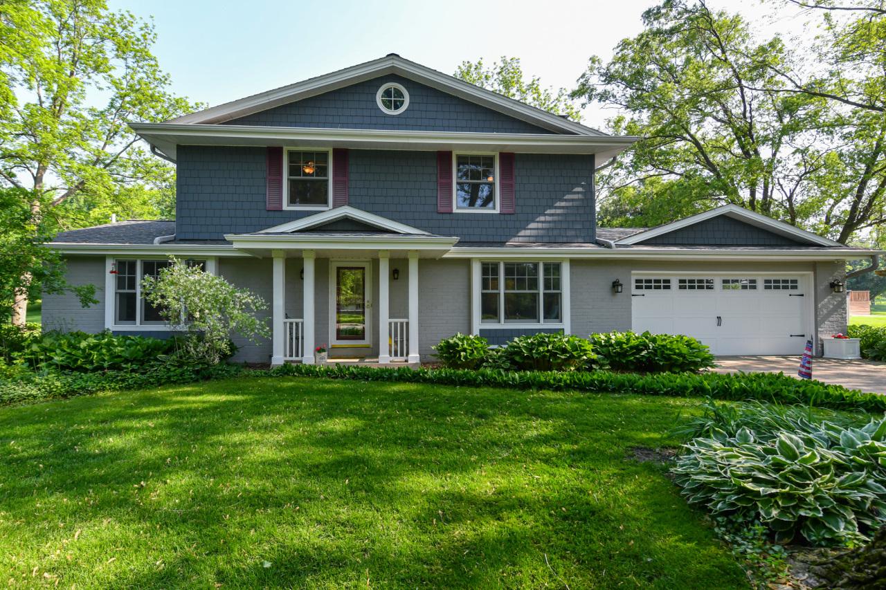 S29W29484 Ancestral Dr, Genesee, WI 53188