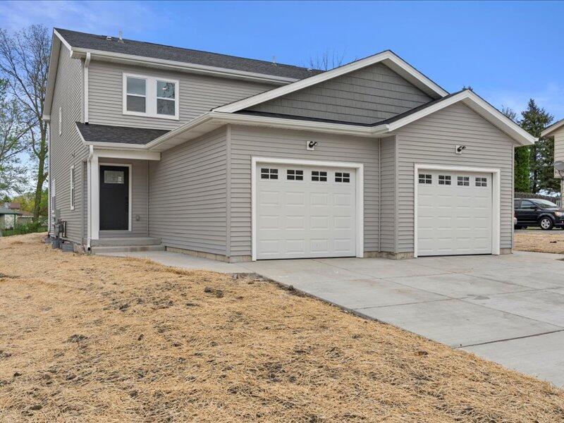 3302 W Alvina Ave #3304, Greenfield, WI 53221