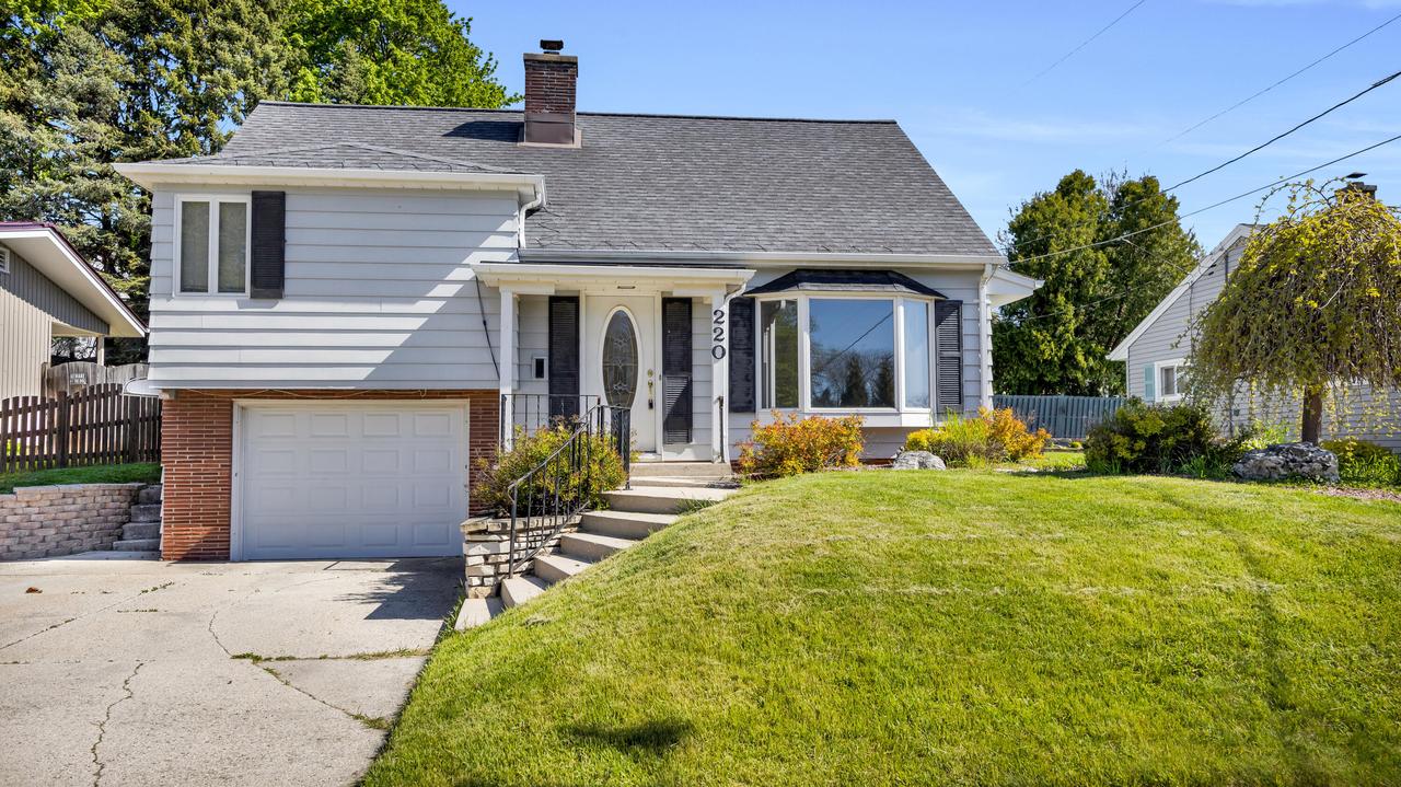 220 Dicke Ave, Sheboygan Falls, WI 53085