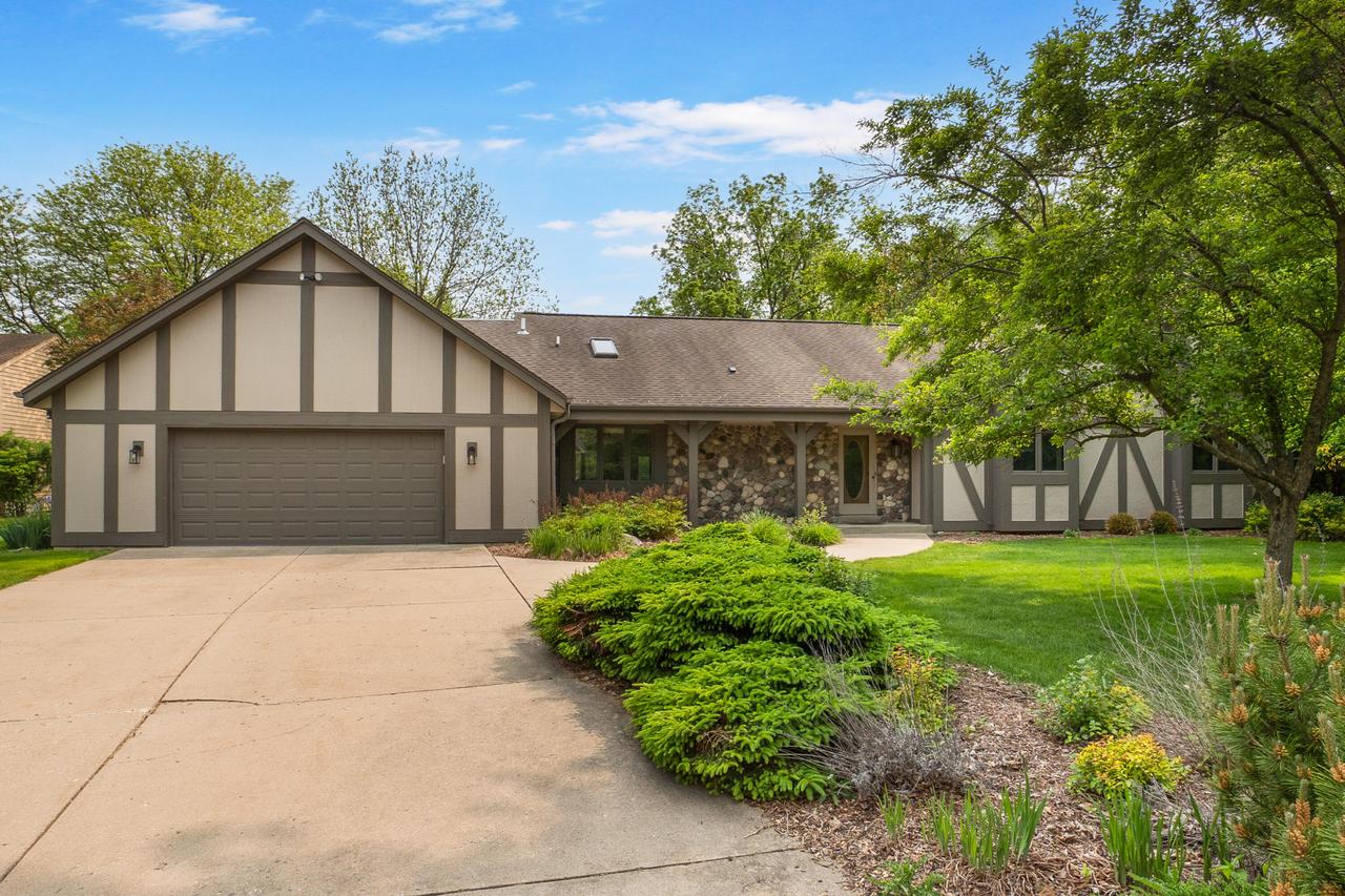 14775 Hyland Dr, Brookfield, WI 53005
