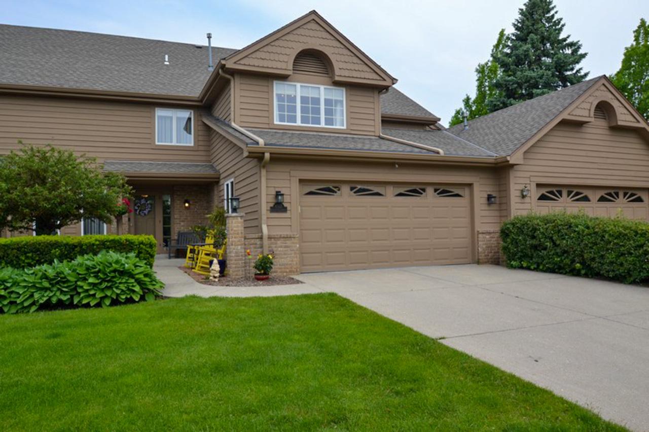 8505 S Country Club, Franklin, WI 53132