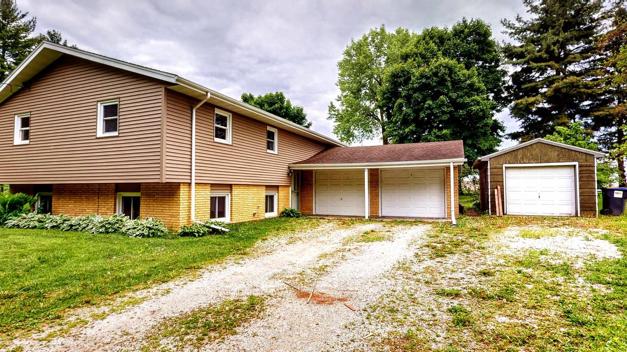 W5183 Biederman Dr, Aztalan, WI 53038