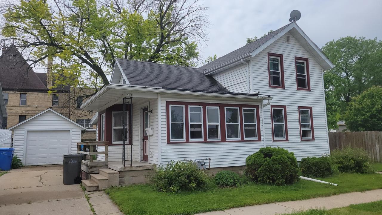 501 E Division St, Watertown, WI 53094
