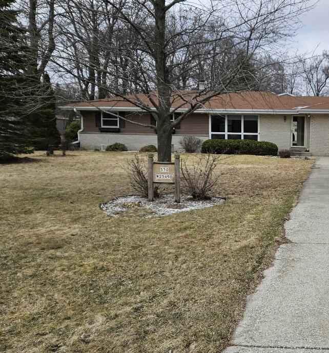 S50W25490 Glendale Rd, Waukesha, WI 53189