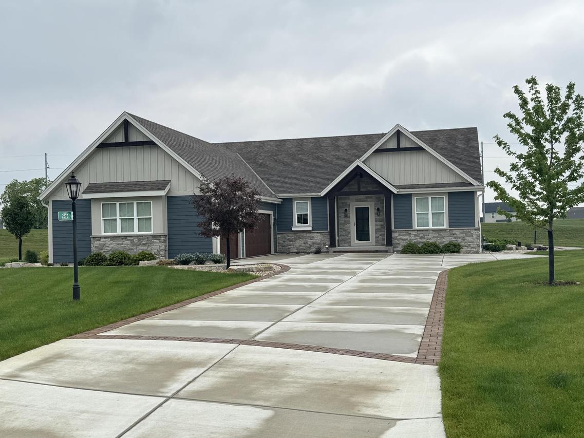2873 Rock River, Summit, WI 53066