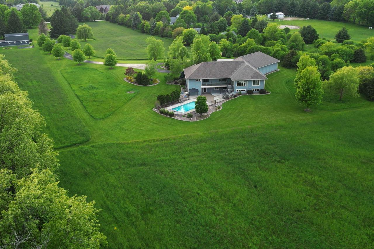 W349S3090 Waterville Rd, Ottawa, WI 53066