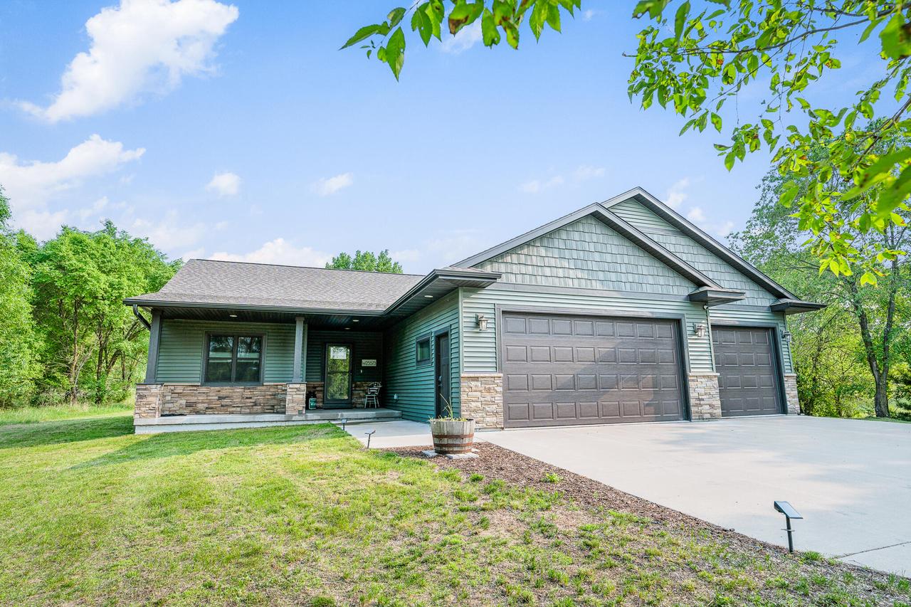 W25573 Timothy Ln, Trempealeau, WI 54661