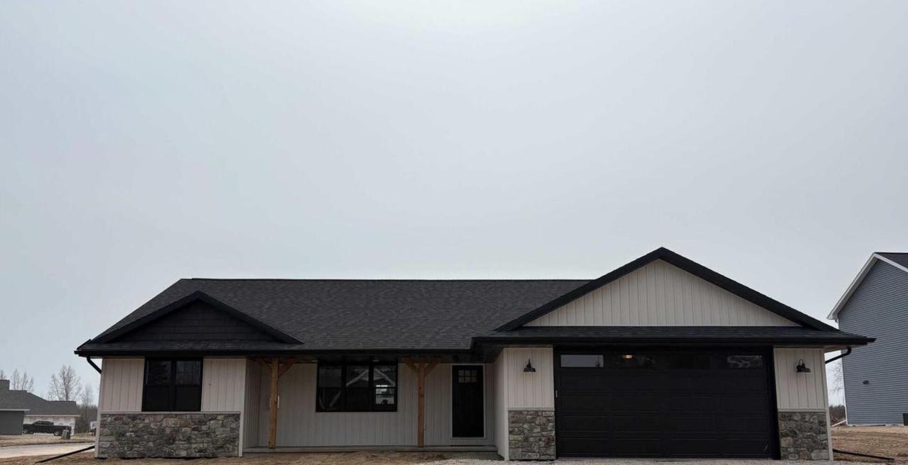 803 Moonbeam Ln, Francis Creek, WI 54214